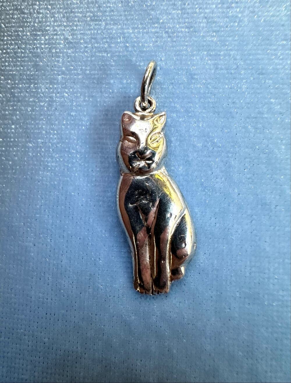 Vintage Sterling Silver Cat Pendant Charm Seated Feline Kitty Jewelry 925